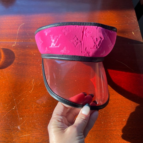 Louis Vuitton Calfskin/Nylon/PVC Monogram Visor in Fuchsia and Black. Like new! - Picture 6 of 10